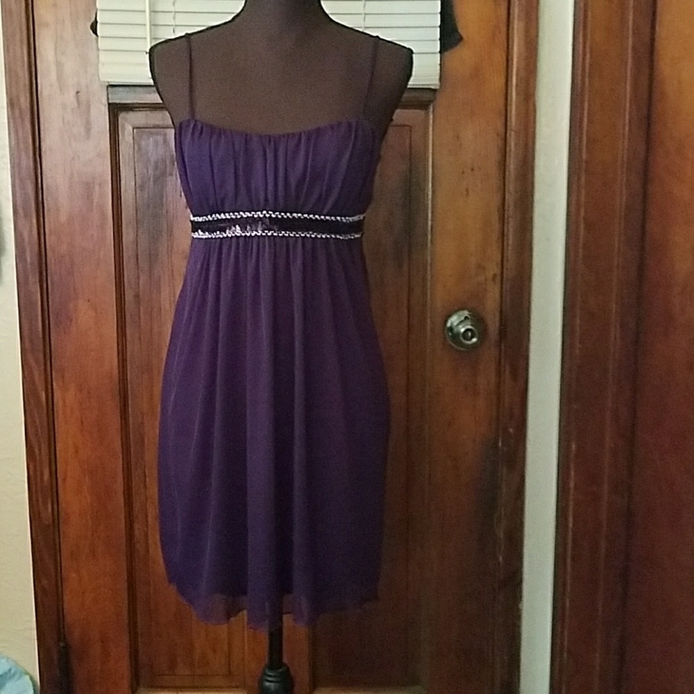 Dress - Picture 5 of 5